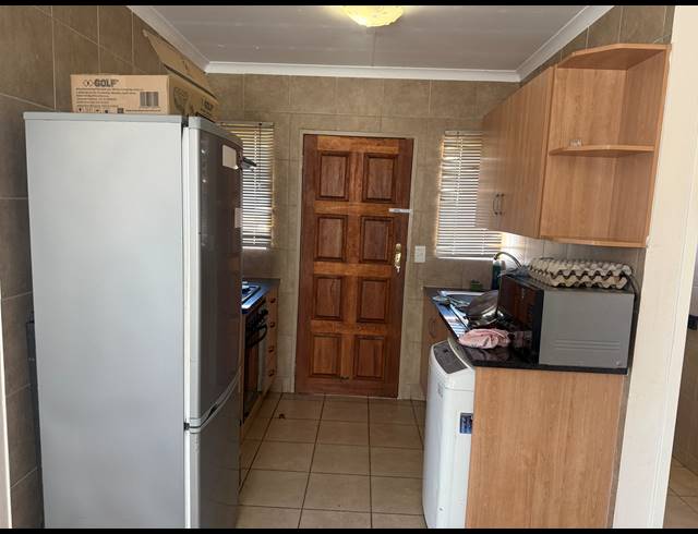 2 BEDROOM HOUSE FOR SALE IN THATCH HILL ESTATE